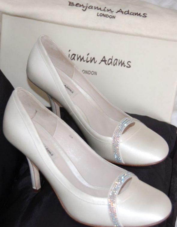 Blondell wedding shoes are perfect for a 1920s 1930s retro vintage glamour