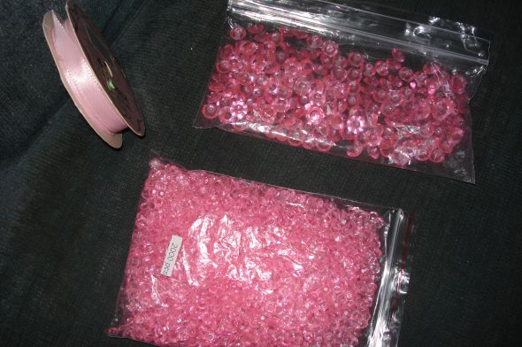 I have some pink scatter crystals to put on your mirror centerpieces