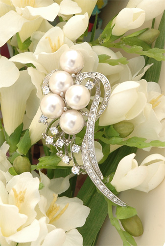 Mother's Brooch VS Corsage :  wedding mob parent gift corsage brooch Brooch3