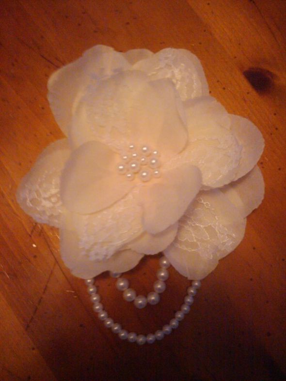 My DIY flower pearls and lace hair clip wedding flower diy pearls