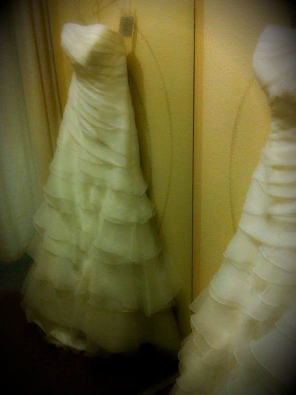 september brides - let's see your Dresses! : wedding Alluregown3
