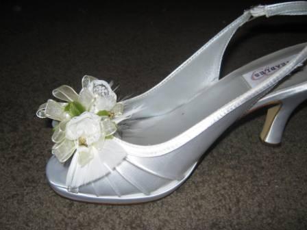 show me your shoe clips for your wedding shoes wedding shoe clip DIY 