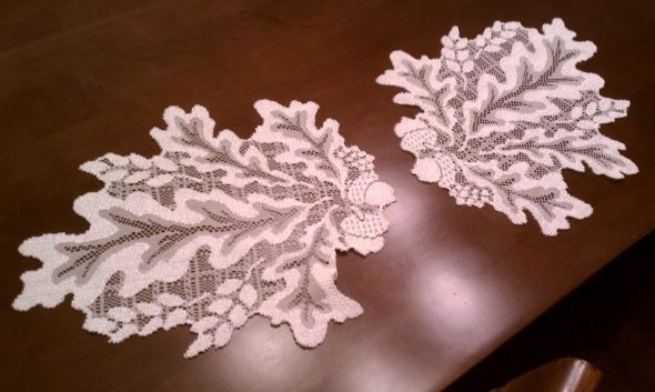wedding centerpieces with lace doilies
