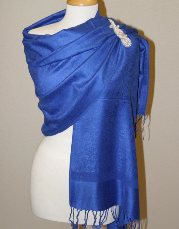 We have lapis plumivory silver and black colored pashminas for your 