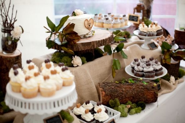 The most precious DIY miniature wedding dessert bar