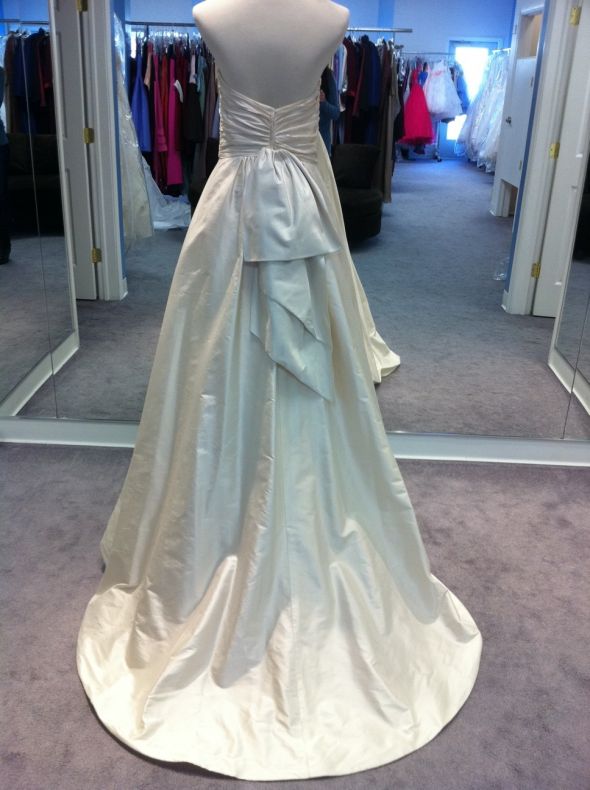 Paloma Blanca #4004 for sale :  wedding paloma blanca 4004 dress Pb 4004 Back