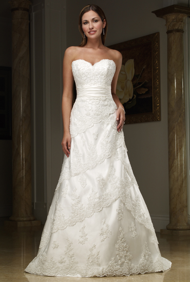 Wanted Size 10 Lace Wedding Dress wedding Raylia W8709 Front