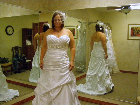 Full-figured...mermaid/trumpet/fit & flare?  YES!! :  wedding P2100029