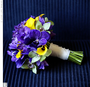Show me your 40+ appropriate wedding dresses :  wedding BouPurpleYellowIris