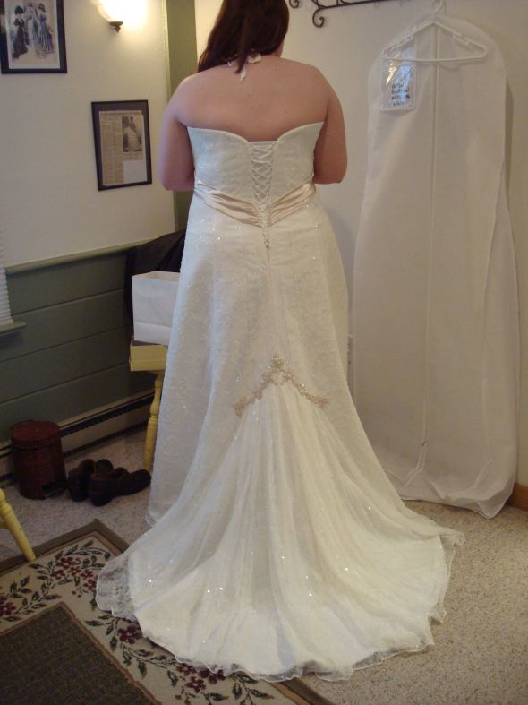 show off your bustle and back of your gown :  wedding bustle train gown dress wedding bridal Klg 008