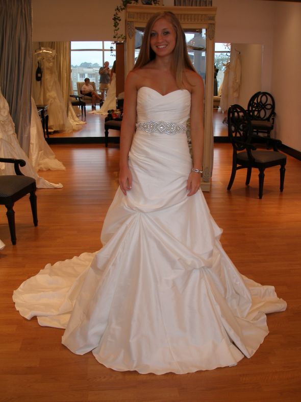 I'm short....like REALLY short! PETITE brides, post your pics! :) :  wedding short petite dress P8250172