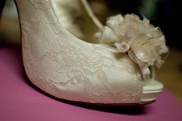 finally found my perfect SSShhhOOOOeeeSSS!!!! :  wedding lace peep toe slingback pumps ivory shoes Weddingshoesweb3