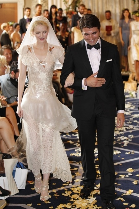 I need help with a veil/hair to go with my dress!! :  wedding veil flowers dress help kate moss Cap Veil