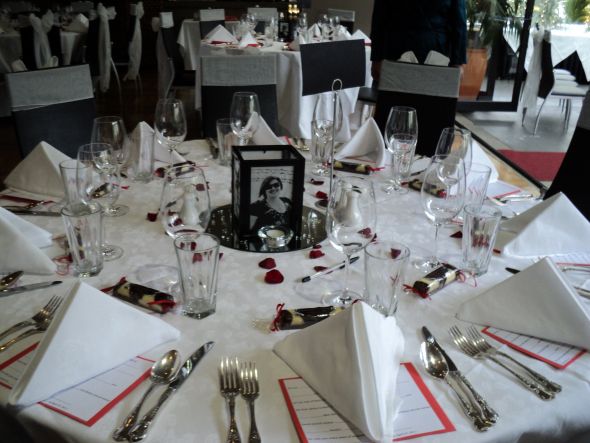 Buffet Bees: How did you set your tables? :  wedding DSC00155