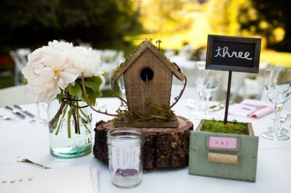  a burlap and lace table runner with the birdhouse clothespin stained 