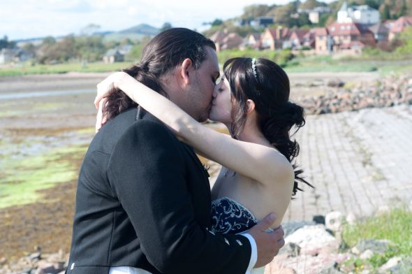 Woohoo! Got the pro pics :) (pic heavy) :  wedding 3