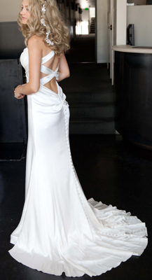 No-frills bride :  wedding simple clean chic plain no frill slip sheath backless Diamond Back