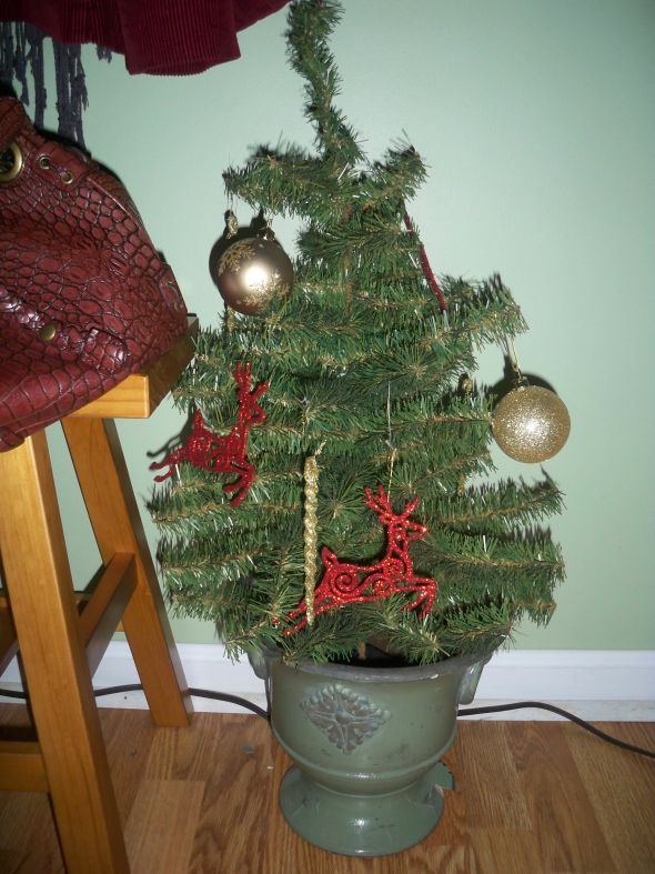 How do you decorate your home for the holidays? :  wedding 100 6124