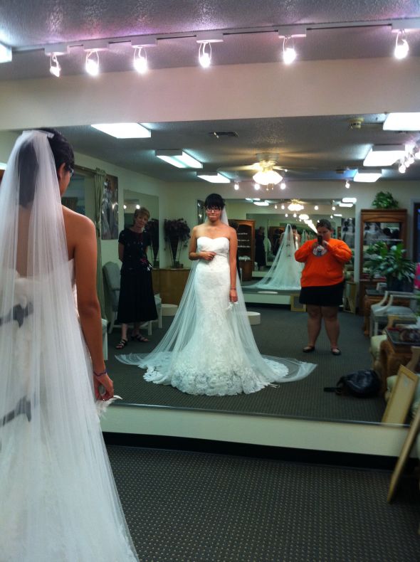 Any one else wearing Pronovias Finisterre :  wedding pronovias finisterre wearing 2011 1 la sposa denia Finisterre Front