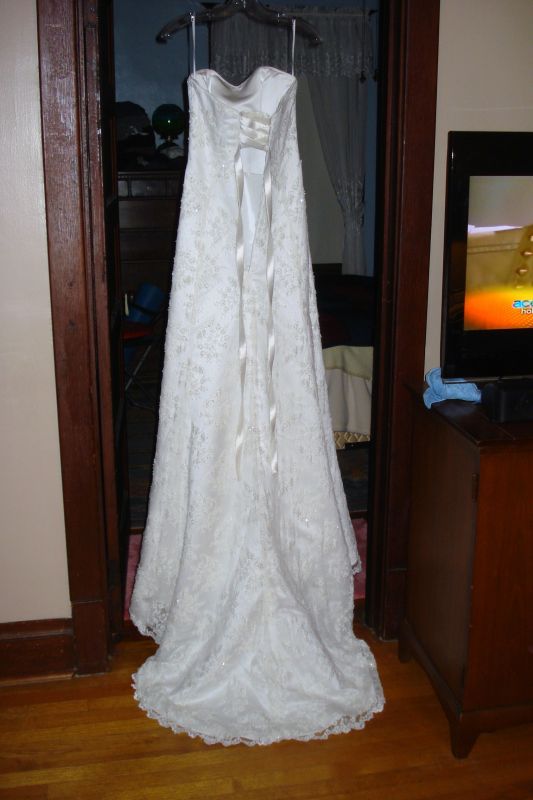 How much and by who? Share your dress experience with me! :) :  wedding 1236
