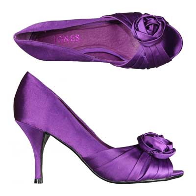 Purple or White Wedding shoes confused wedding purple wedding shoes 2011 