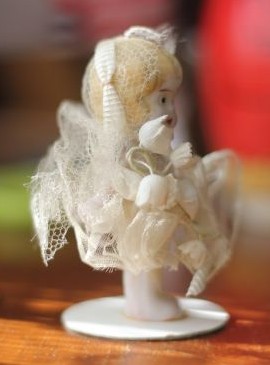 Our 70-year-old cake toppers! Advice needed + pics :  wedding Caketoppers3