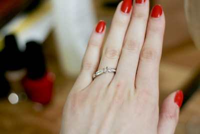 Feeling awkward about this...I accidentally picked the same ring as his cousin! : wedding Ringonmyhand