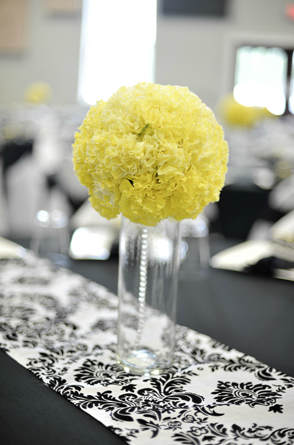 Black and white and yellow centerpiece wedding yellow Screen Shot 2011 10 