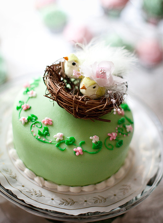 DIY Friday : wedding diy features Loviebirdcaketopper My DYI Love Birds Cake Topper : wedding green pink cake diy Loviebirdcaketopper