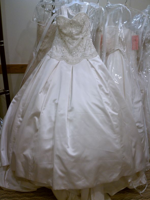 I think I found it!!!! What do you think? :  wedding dress IMAG0301