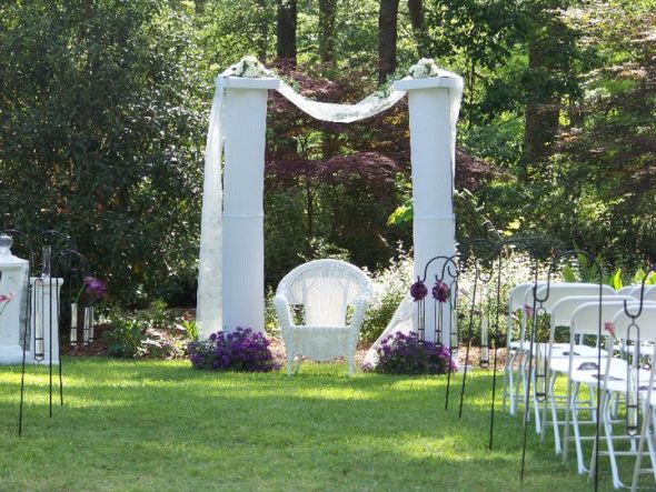 I'm officially married!!!!  YAH!!!  Here are a few non-professional pics..... :  wedding 228267 10150167724573795 249512838794 6752564 7556052 N