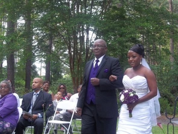 I'm officially married!!!! YAH!!! Here are a few non-professional pics..... : wedding 229343 978702665073 22202071 45714109 5353986 N