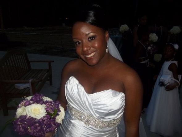 I'm officially married!!!! YAH!!! Here are a few non-professional pics..... : wedding 230145 978703233933 22202071 45714127 6276071 N