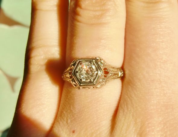 Anyone else have an heirloom engagement ring? : wedding Antiquering