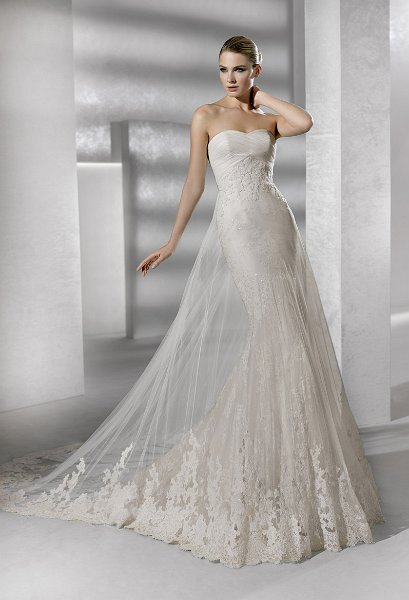LA SPOSA DENIA *LIKE FINISTERRE BUT BETTER* SIZE 4 OFF WHITE : wedding pronovias finisterre la sposa denia denia la sposa pronovias finisterre size 4 veil tulle white ivory DENIA B