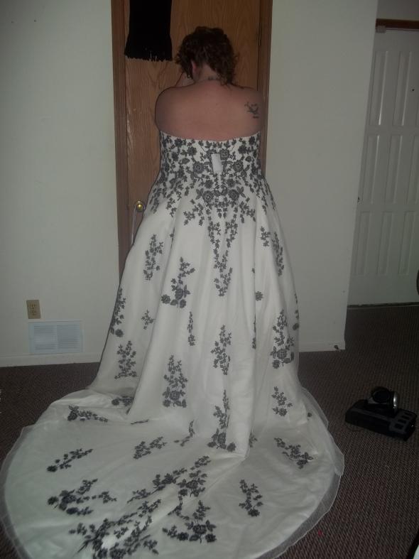 i'm doing a black and white wedding dress the thought of a traditional 