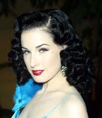 Dita Von Teese is just so gorgeous! Who do you think is beautiful? :  wedding famous people beauty DitaVon4