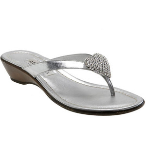 Brides Wearing FLATS! ...or BOOTS! ...or anything BUT heels : ) : wedding Dezario Pearl