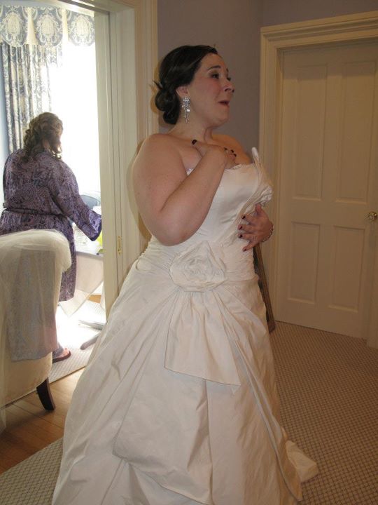 A few non-pro pics... I am sooo happy :) :  wedding 293333 10150321081018388 525868387 8294712 2023207059 N
