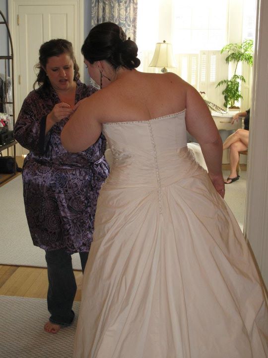 A few non-pro pics... I am sooo happy :) :  wedding 310340 10150321080843388 525868387 8294709 1675898533 N