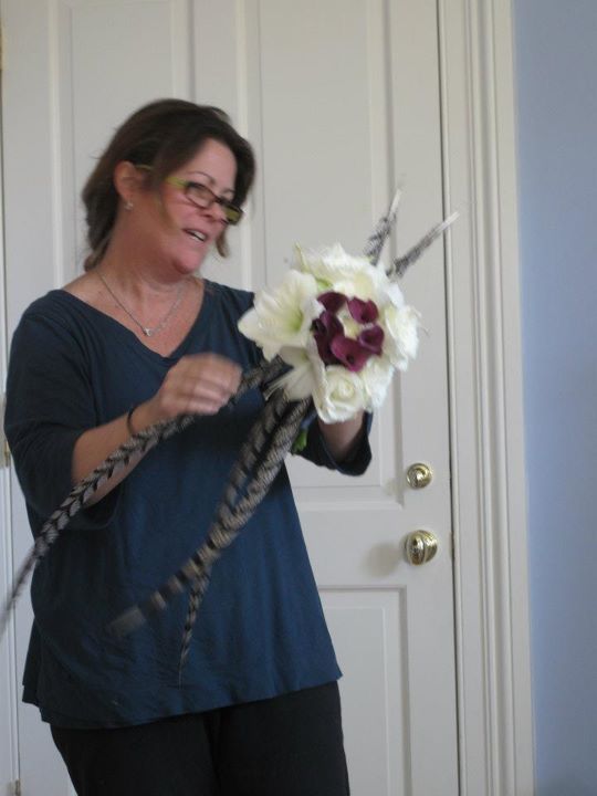 A few non-pro pics... I am sooo happy :) :  wedding 316900 10150321078263388 525868387 8294659 107442223 N