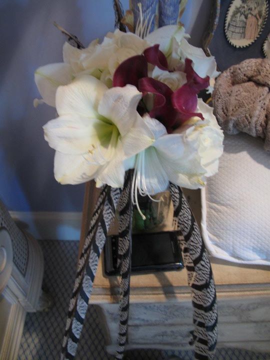 A few non-pro pics... I am sooo happy :) :  wedding 317273 10150321078528388 525868387 8294665 57442407 N
