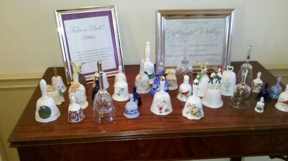 A few non-pro pics... I am sooo happy :) :  wedding 335329 2083666573542 1301439715 1965495 382940742 O