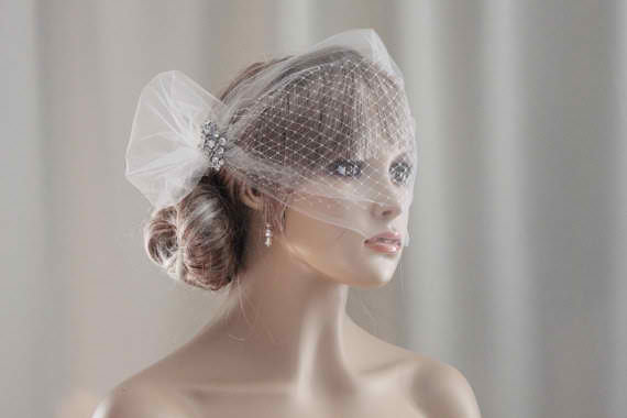 NO VEIL/HEADPIECE SENSE!! HELP me choose the right veil for my dress!! (PICS!!) :  wedding veils accessories hair clips fascinators vines headbands Bandeauveil