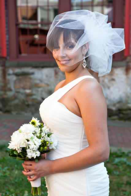 NO VEIL/HEADPIECE SENSE!! HELP me choose the right veil for my dress!! (PICS!!) :  wedding veils accessories hair clips fascinators vines headbands Sideswirlveil