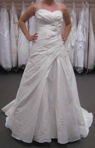 I'm short....like REALLY short! PETITE brides, post your pics! :) :  wedding short petite dress My Dress 008.1