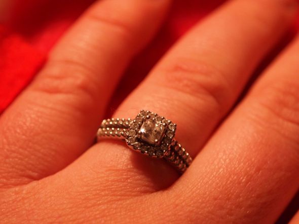 WOULD LOVE TO SEE PICTURE OF HALO RINGS ON FINGERS!! :  wedding P2231855