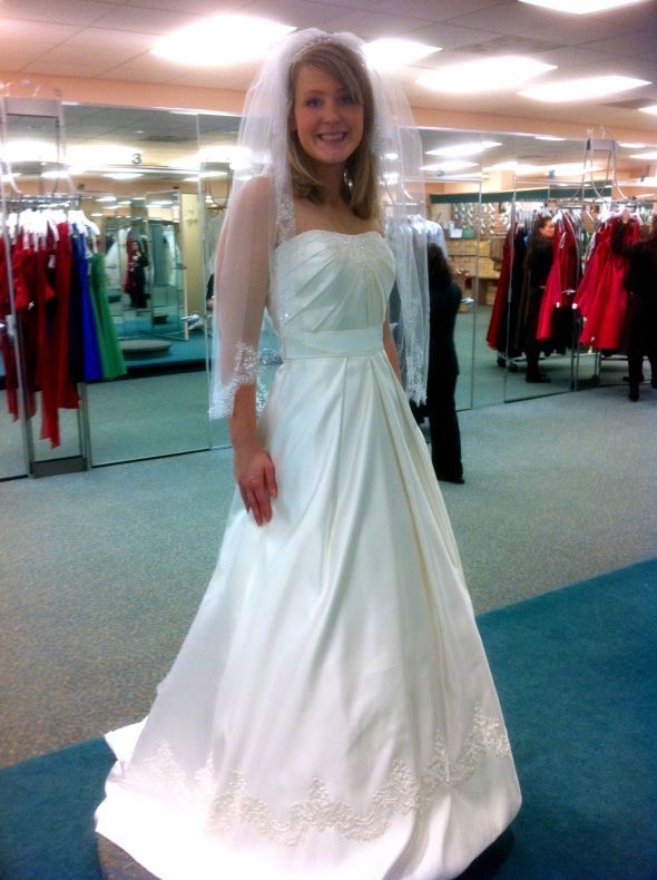 May I See YOU in your David's Bridal Dress? Pretty please!! :  wedding Wg9984