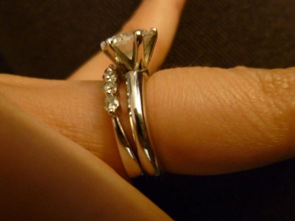 [Poll] Is it okay to have space between E-ring and wedding band? :  wedding engagement ring wedding band space Picture 003