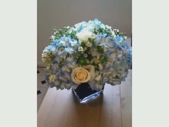 show off your completed DIY projects! : wedding Center Flowers